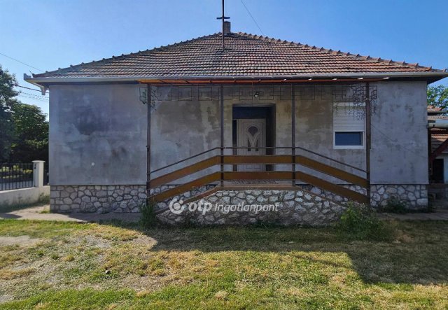 Eladó családi ház, Szihalmon 34.99 M Ft, 3 szobás