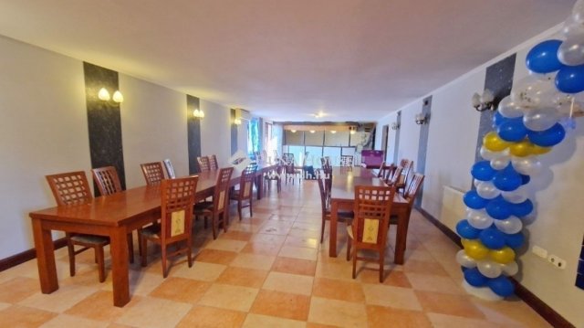Eladó hotel, Kerepesen 390 M Ft, 15 szobás / költözzbe.hu
