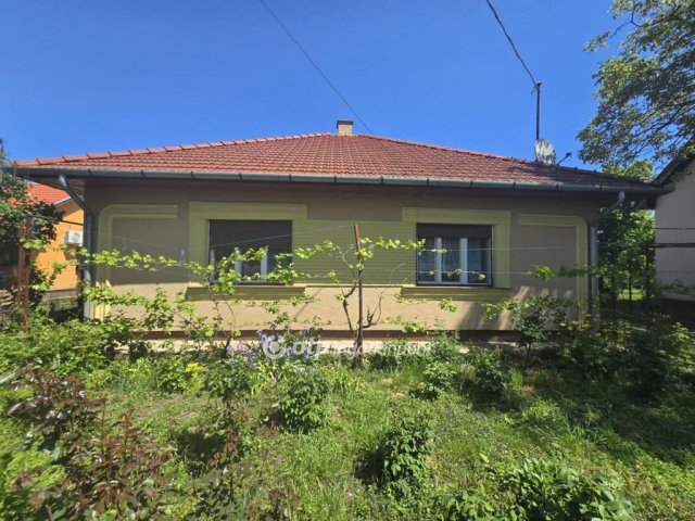 Eladó családi ház, Kabán 26.8 M Ft, 2 szobás