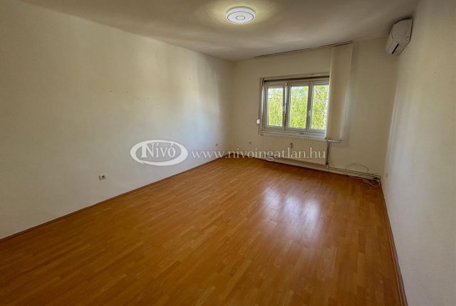 Kiadó iroda, Veszprémben 65 E Ft / hó, 1 szobás