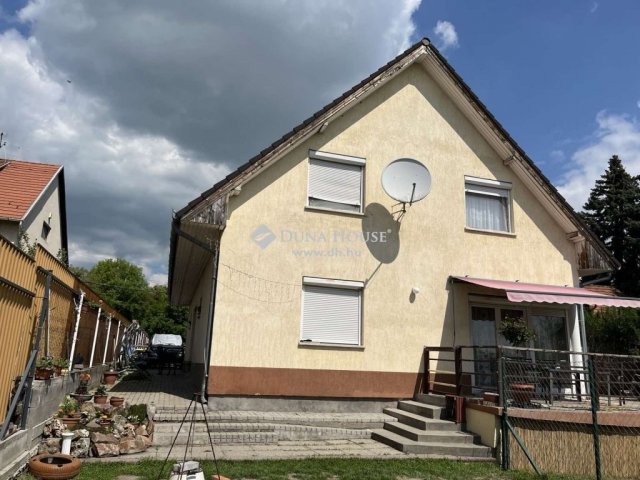 Eladó ikerház, Szentendrén 168.9 M Ft, 5 szobás
