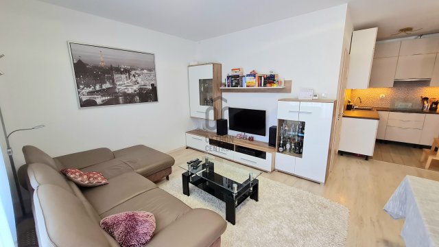 Kiadó téglalakás, albérlet, Debrecenben 450 E Ft / hó, 3 szobás
