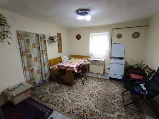 Eladó családi ház, Törtelen 19.9 M Ft, 4 szobás