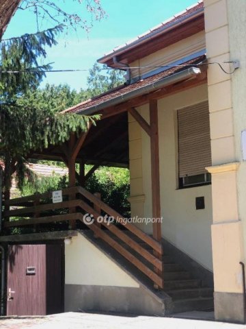 Eladó nyaraló, Fonyódon 95 M Ft, 6 szobás / költözzbe.hu