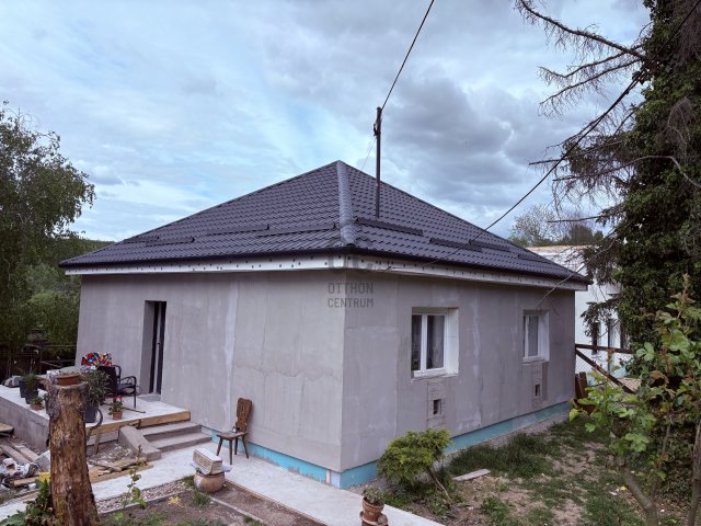 Eladó ikerház, Pécelen 59.9 M Ft, 3 szobás