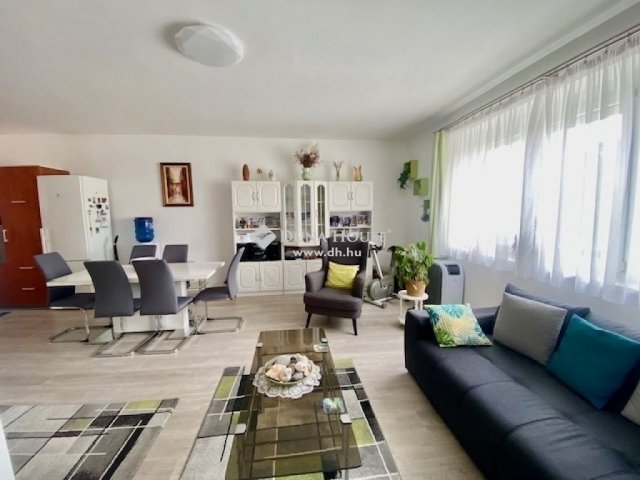 Eladó sorház, Szajkon 69 M Ft, 4 szobás / költözzbe.hu