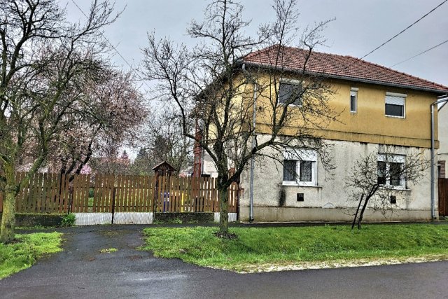 Eladó családi ház, Marcaliban 44.99 M Ft, 6 szobás
