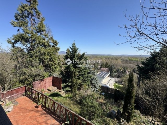 Eladó családi ház, Leányfaluban 89.9 M Ft, 2+3 szobás