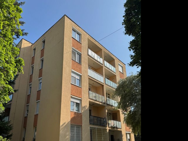 Eladó téglalakás, Veszprémben 49.8 M Ft, 2 szobás