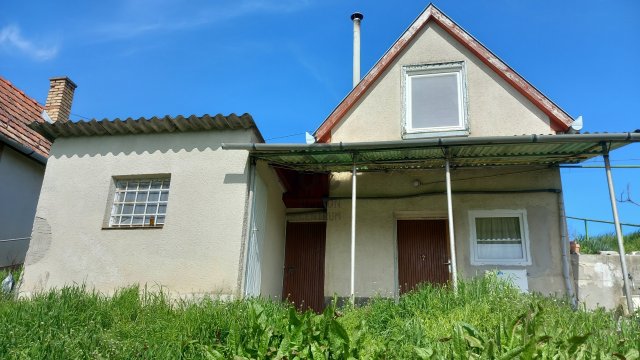 Eladó mezogazdasagi ingatlan, Szekszárdon 9.9 M Ft