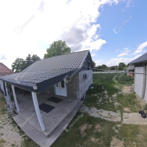 Eladó családi ház, Pilisen 29.9 M Ft, 2 szobás