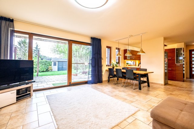 Eladó családi ház, Budaörsön 229 M Ft, 6 szobás