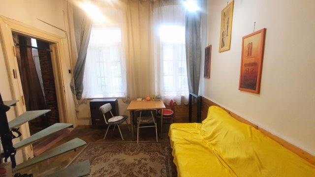 Eladó téglalakás, Budapesten, VI. kerületben 33 M Ft, 1 szobás
