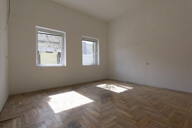 Eladó téglalakás, Budapesten, XXI. kerületben 16 M Ft, 1 szobás