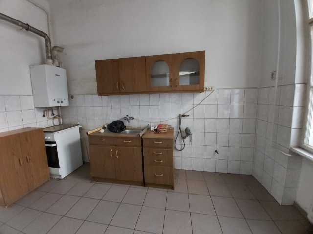 Eladó téglalakás, Budapesten, XIII. kerületben, Váci úton