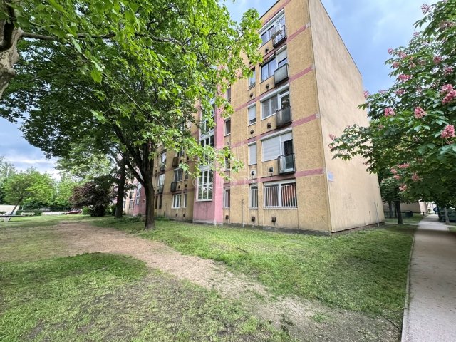 Eladó téglalakás, Székesfehérvárott 37.4 M Ft, 1+1 szobás