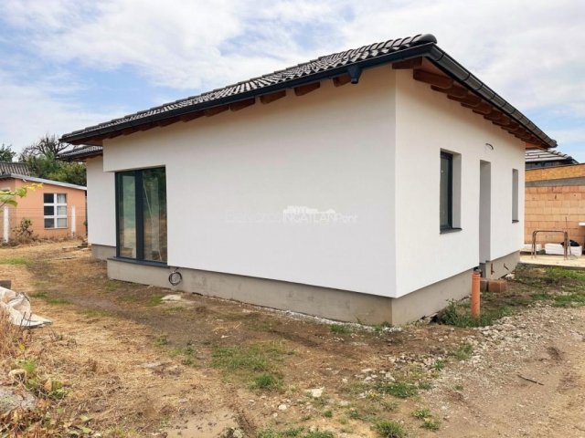 Eladó családi ház, Szombathelyen 48 M Ft, 4 szobás