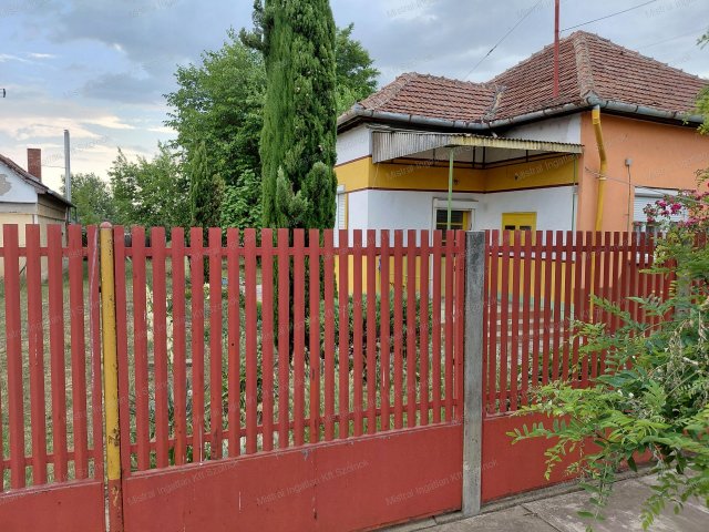 Eladó családi ház, Törökszentmiklóson 19 M Ft, 1+1 szobás