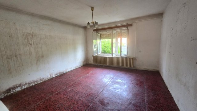 Eladó családi ház, Parasznyán 19 M Ft, 4 szobás