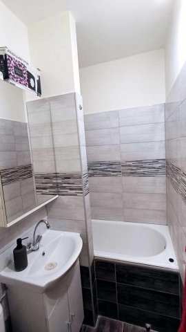 Eladó téglalakás, Zalaegerszegen 28 M Ft, 1+1 szobás
