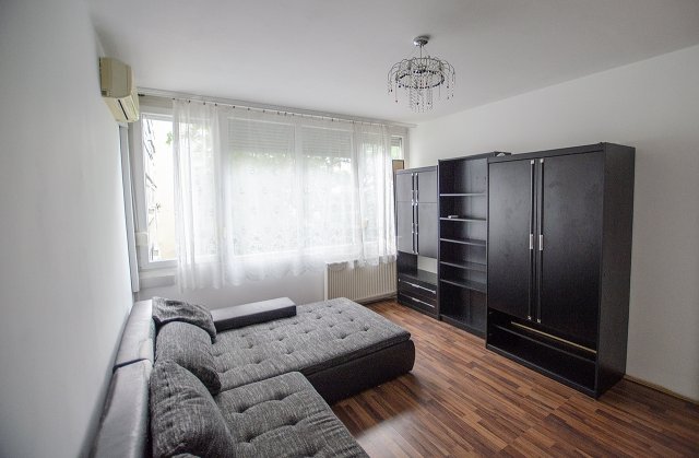 Eladó téglalakás, Szigetszentmiklóson 49.9 M Ft, 2 szobás