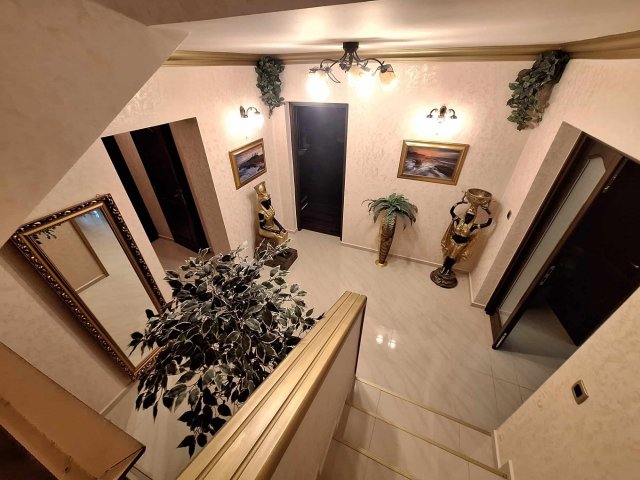 Eladó családi ház, Hajdúszoboszlón 119.9 M Ft, 7 szobás