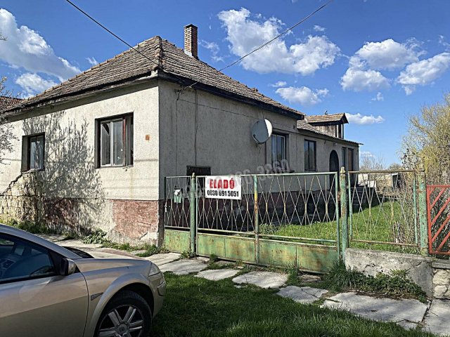 Eladó családi ház, Zsámbékon 49.9 M Ft, 4 szobás