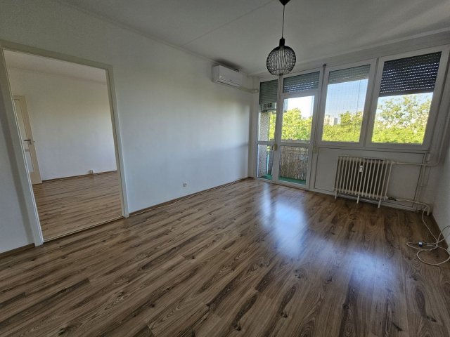 Eladó panellakás, Debrecenben 61.5 M Ft, 2 szobás