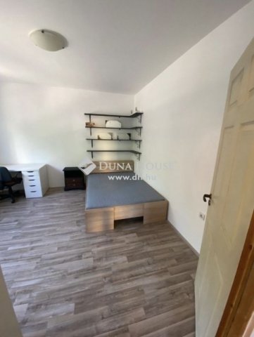 Eladó panellakás, Pécsett 42 M Ft, 2 szobás