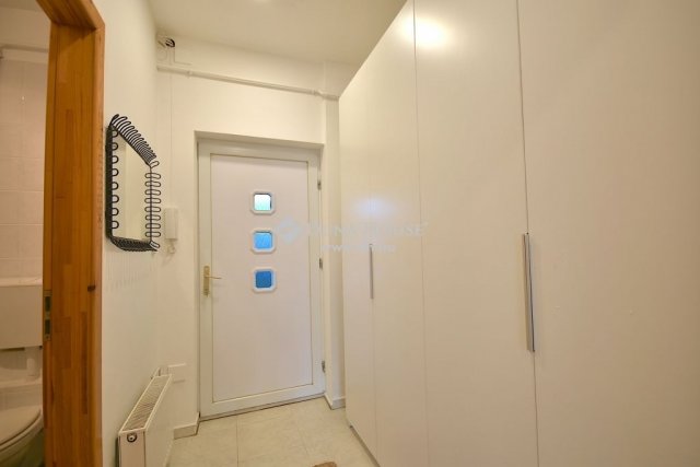 Kiadó téglalakás, albérlet, Budapesten, V. kerületben, 4 szobás