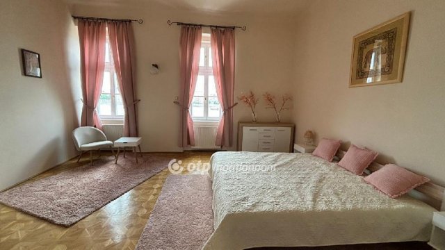 Kiadó téglalakás, albérlet, Budapesten, I. kerületben, 2 szobás