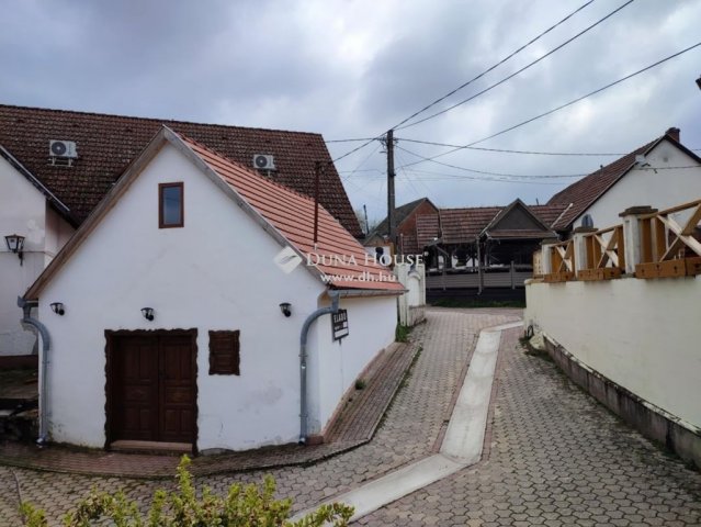 Eladó hotel, Villányban 33 M Ft, 1 szobás / költözzbe.hu