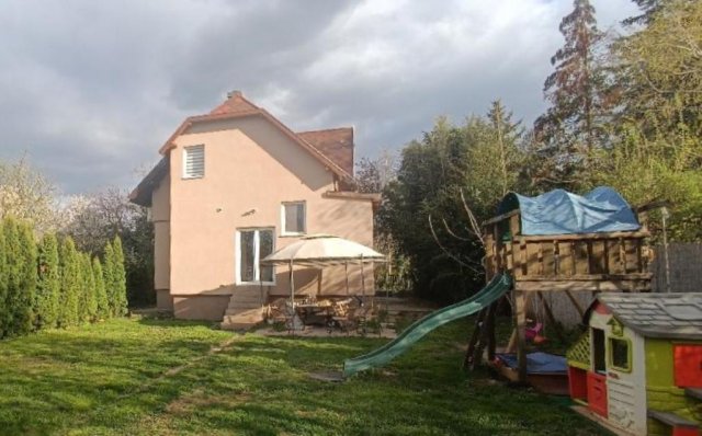 Eladó családi ház, Velencén 92.9 M Ft, 1+4 szobás