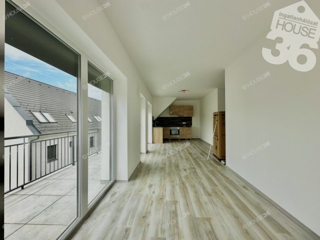 Eladó téglalakás, Kecskeméten 73 M Ft, 3 szobás
