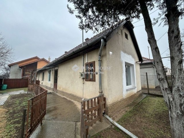 Eladó családi ház, Vecsésen 34.999 M Ft, 1 szobás