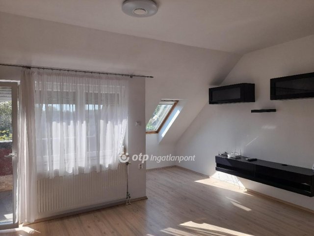 Kiadó téglalakás, albérlet, Makón 120 E Ft / hó, 1+1 szobás