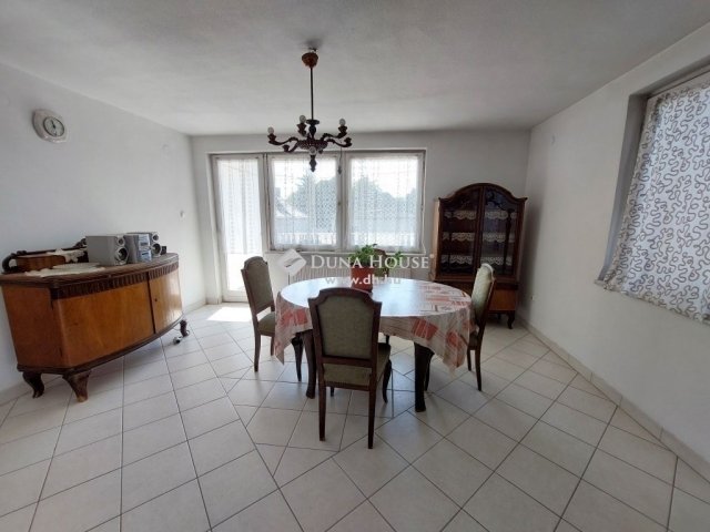 Eladó családi ház, Érden 98.99 M Ft, 6+2 szobás