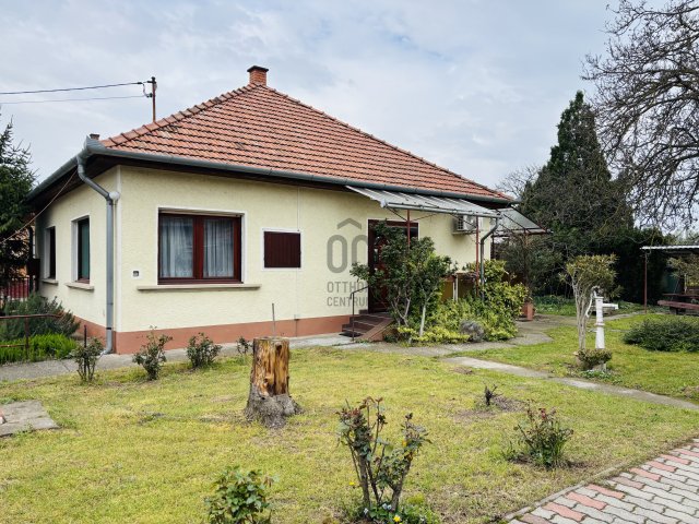 Eladó családi ház, Pilisen 52 M Ft, 3 szobás