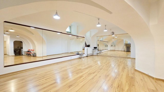 Eladó üzlethelyiség, Budapesten, XI. kerületben 84.9 M Ft