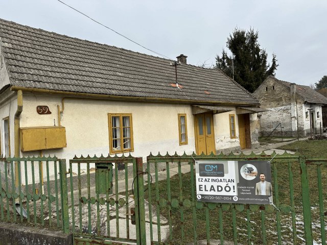 Eladó családi ház, Kaposfőn 9.99 M Ft, 2 szobás