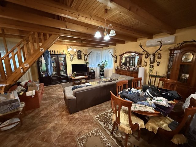 Eladó családi ház, Gönyűn 119.2 M Ft, 5 szobás