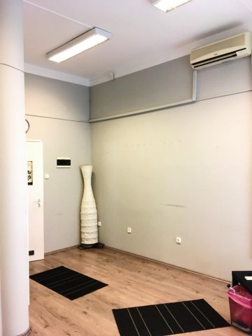 Kiadó iroda, Pécsett 70 E Ft / hó, 1 szobás
