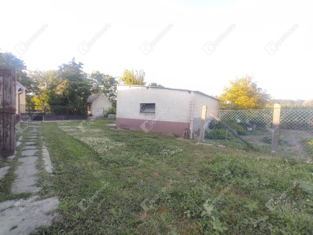 Eladó családi ház, Tárkányban 22.9 M Ft, 2 szobás