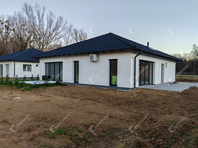 Eladó családi ház, Sárváron 68.9 M Ft, 3 szobás