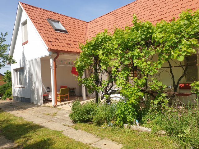 Eladó családi ház, Balatonszárszón 130 M Ft, 4 szobás