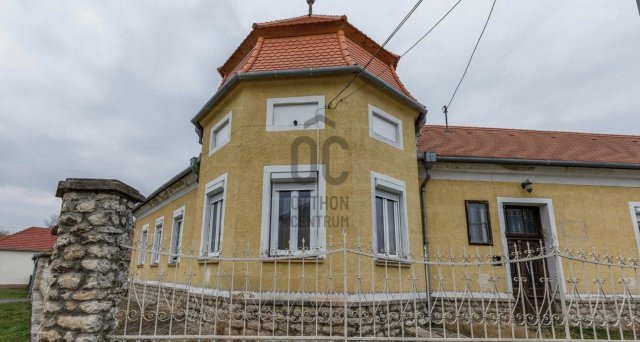 Eladó családi ház, Zalaszentgróton 43.9 M Ft, 4 szobás