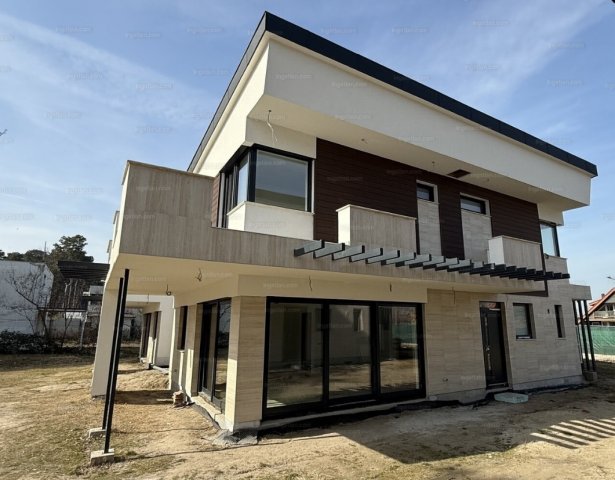 Eladó családi ház, Siófokon 230 M Ft, 5 szobás