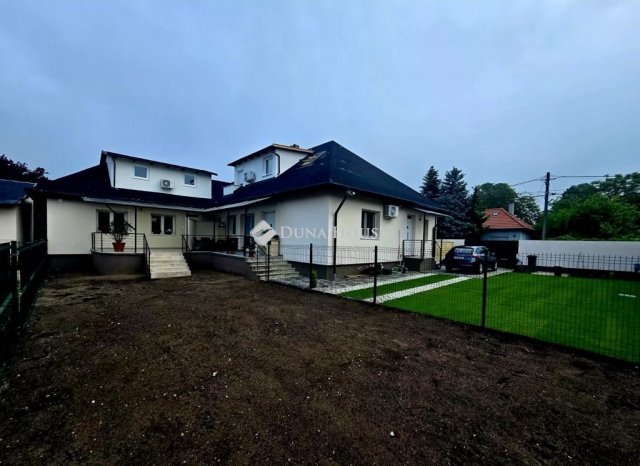 Eladó téglalakás, Vecsésen 80.5 M Ft, 4 szobás