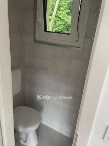 Eladó családi ház, Nyíregyházán 13.5 M Ft, 2 szobás