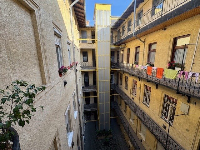 Kiadó téglalakás, albérlet, Budapesten, VI. kerületben